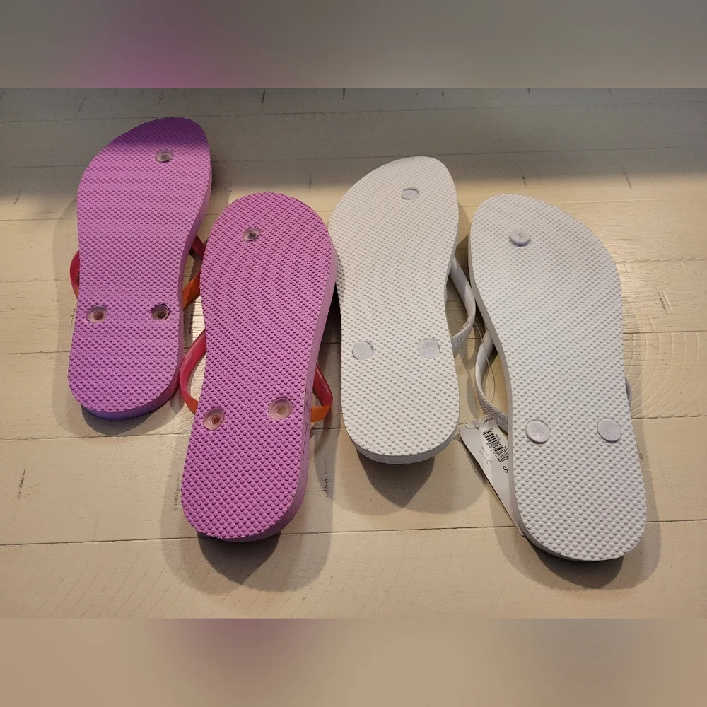 Old Navy Flip Flops In Purple and White - Picture 3 of 4